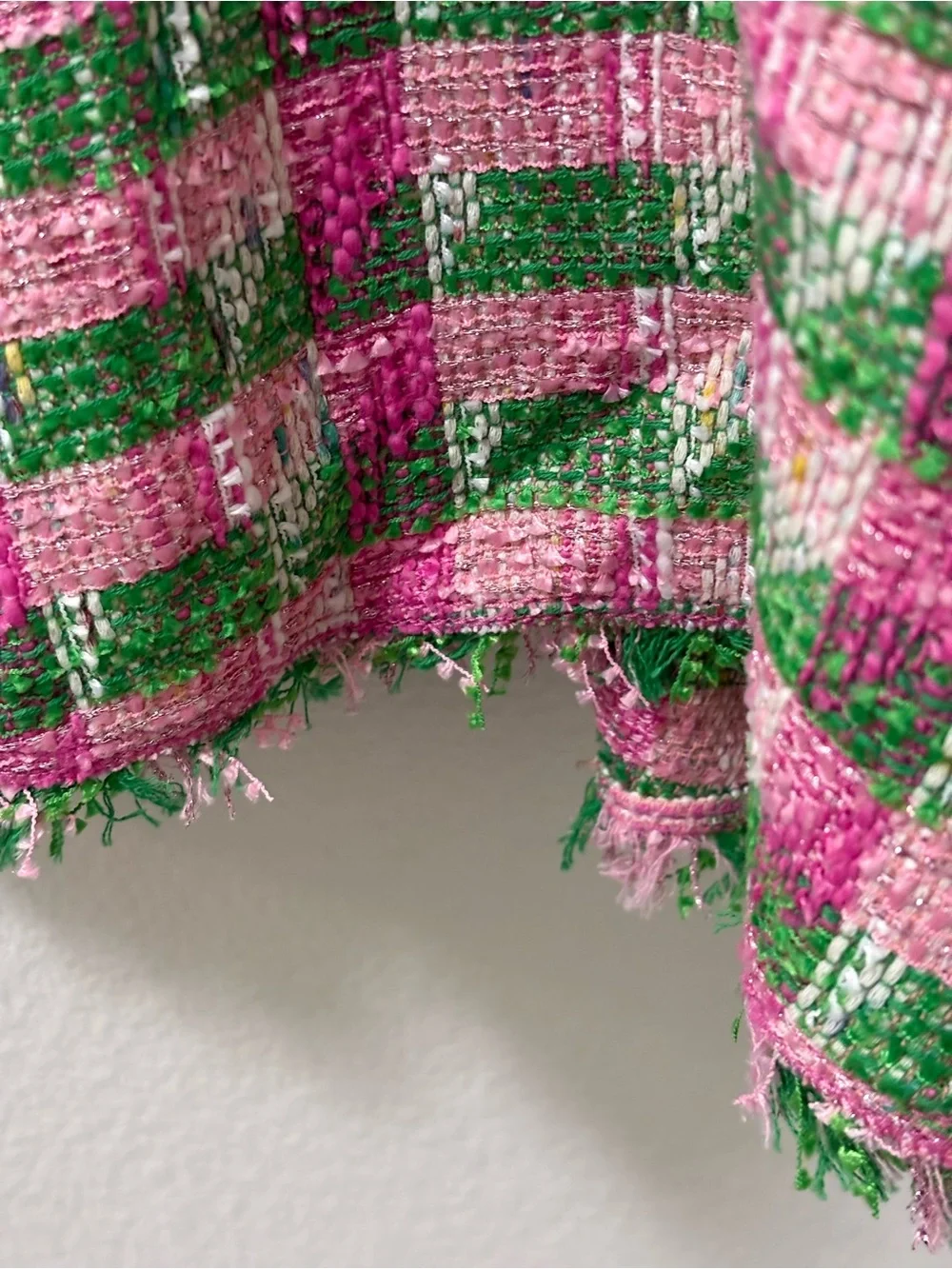 Kate Spade New York pink green plaid tweed frayed ruffle mini dress. Size 6 NWOT